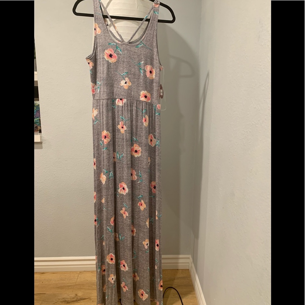 New with tags SO from kohl’s maxi dress. Medium